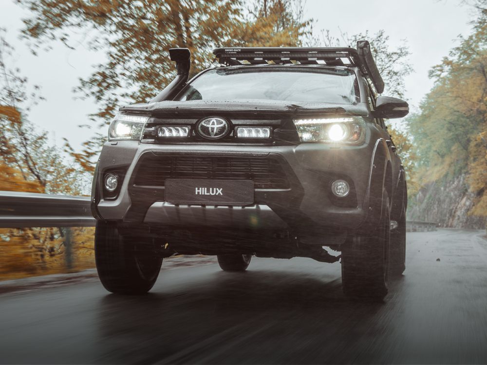 Grille Kit suitable for Toyota Hilux (2017-2020) 