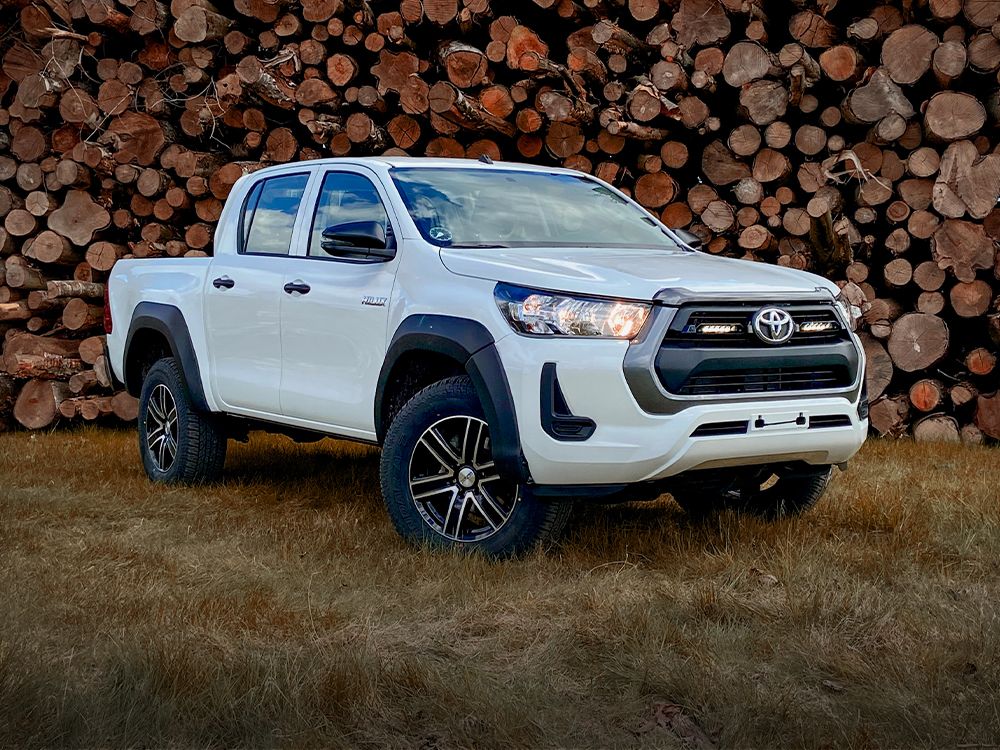 Linear-6 Grille Kit suitable for Toyota Hilux (2021+) 