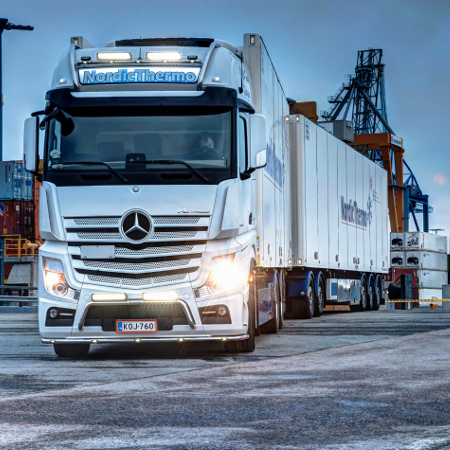 Mercedes Actros with Triple-R 1000 LED Spotlights